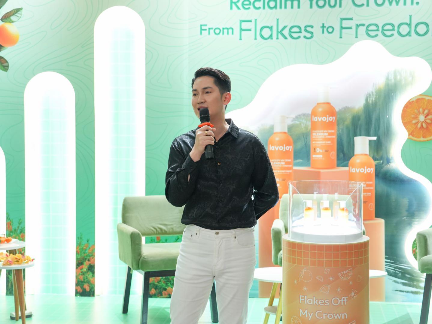 Saat lavojoy Flakes Off My Crown Series Mengatasi Ketombe